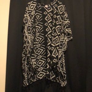 Kimono black and white